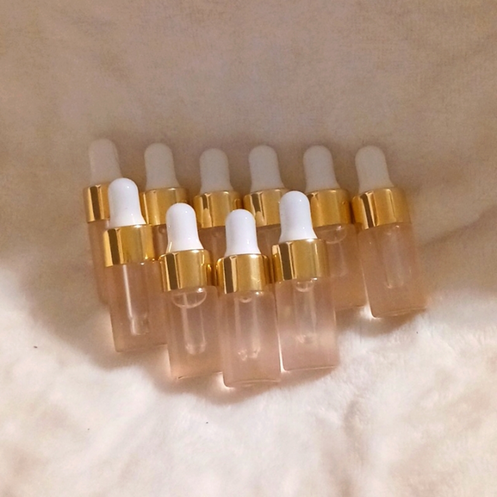 MY YR SKIN SO NICE ONLY WHEN U PURCHASE AND ASK FOR IT WHILE SUPPLIES LAST
